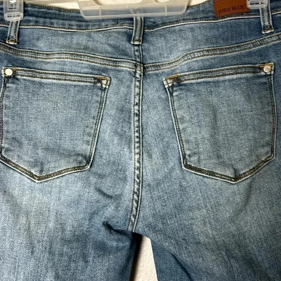 Judy Blue Capri Fit Light Wash Distressed Denim - Picture 9 of 11